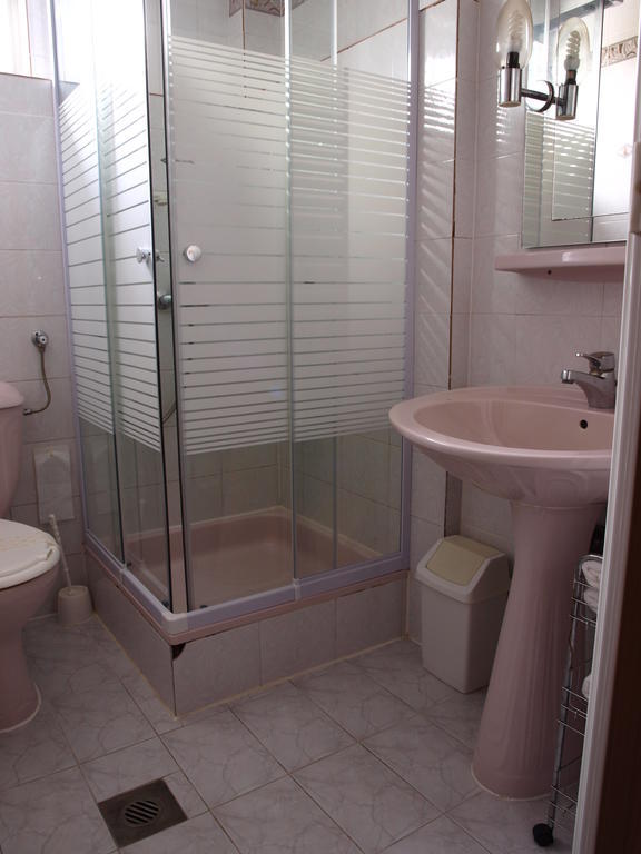 Angela Hotel Berettyóújfalu Kamer foto