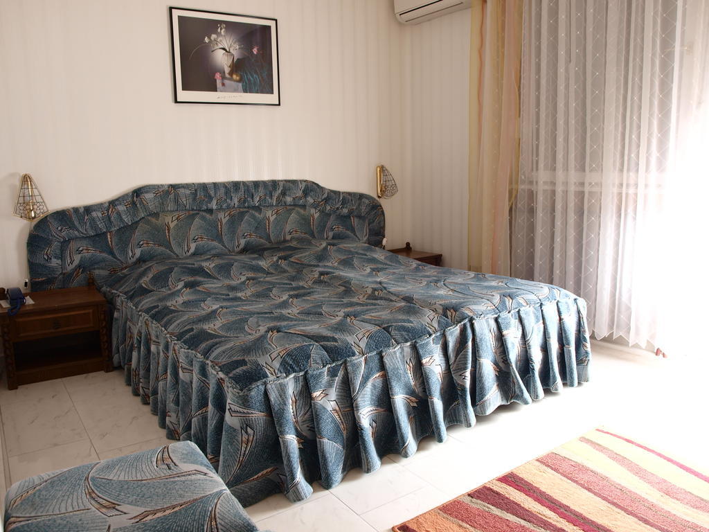 Angela Hotel Berettyóújfalu Kamer foto